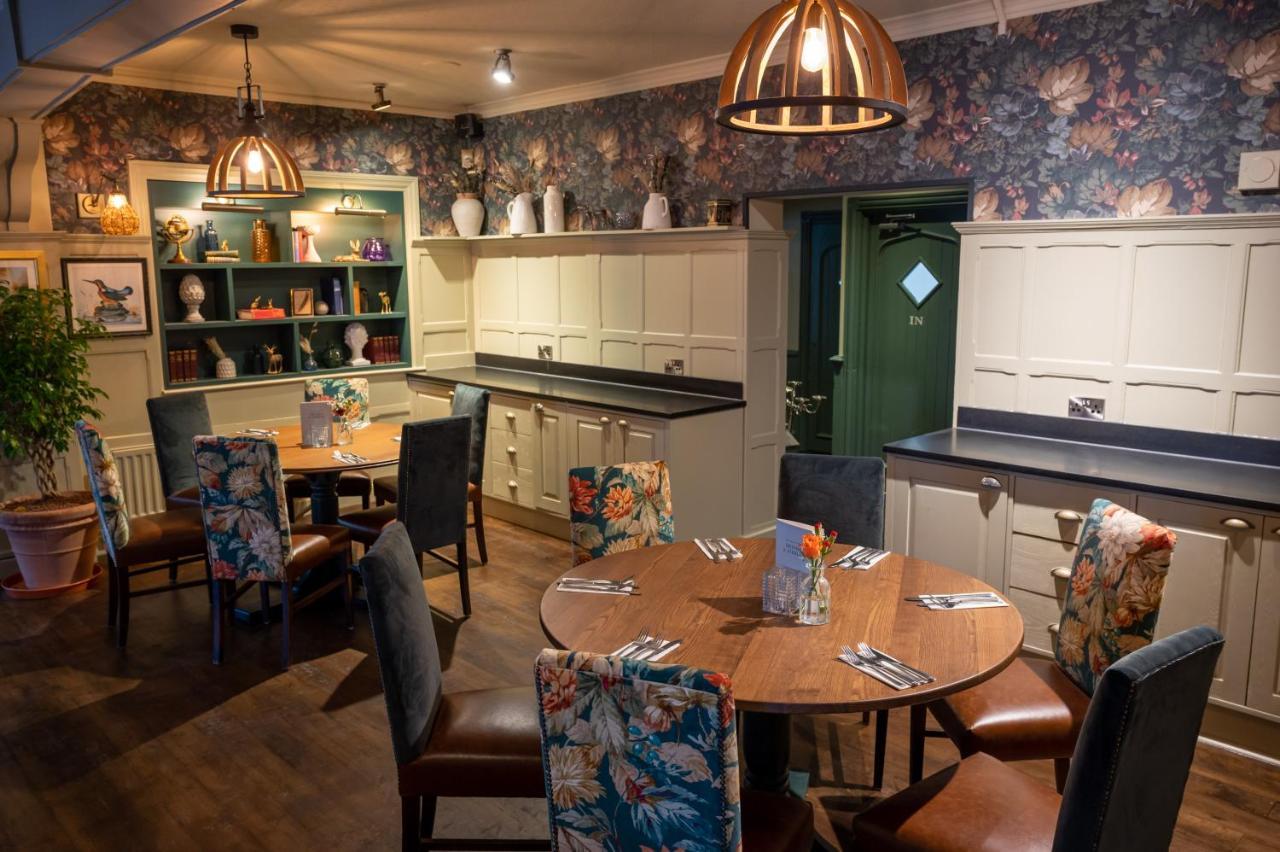 Ely Hotel By Chef & Brewer Collection Камбърли Екстериор снимка