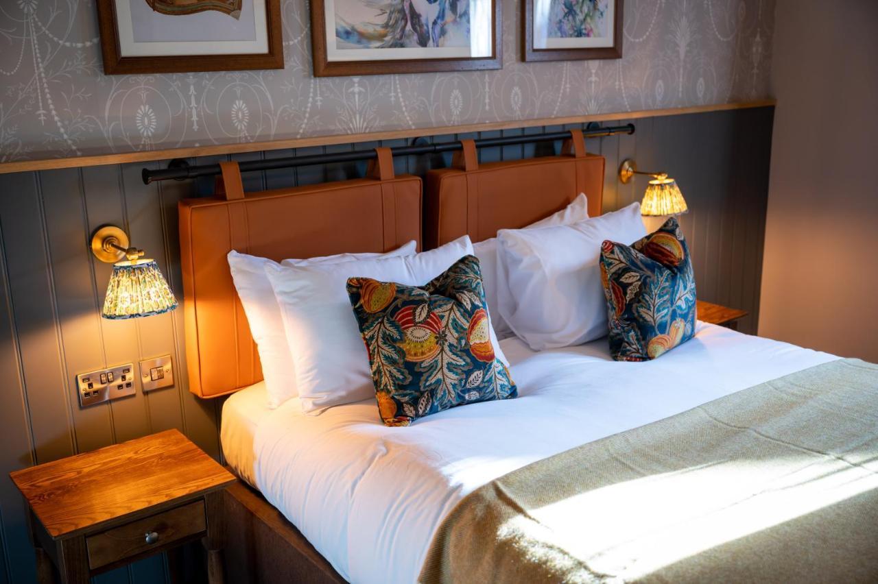 Ely Hotel By Chef & Brewer Collection Камбърли Екстериор снимка