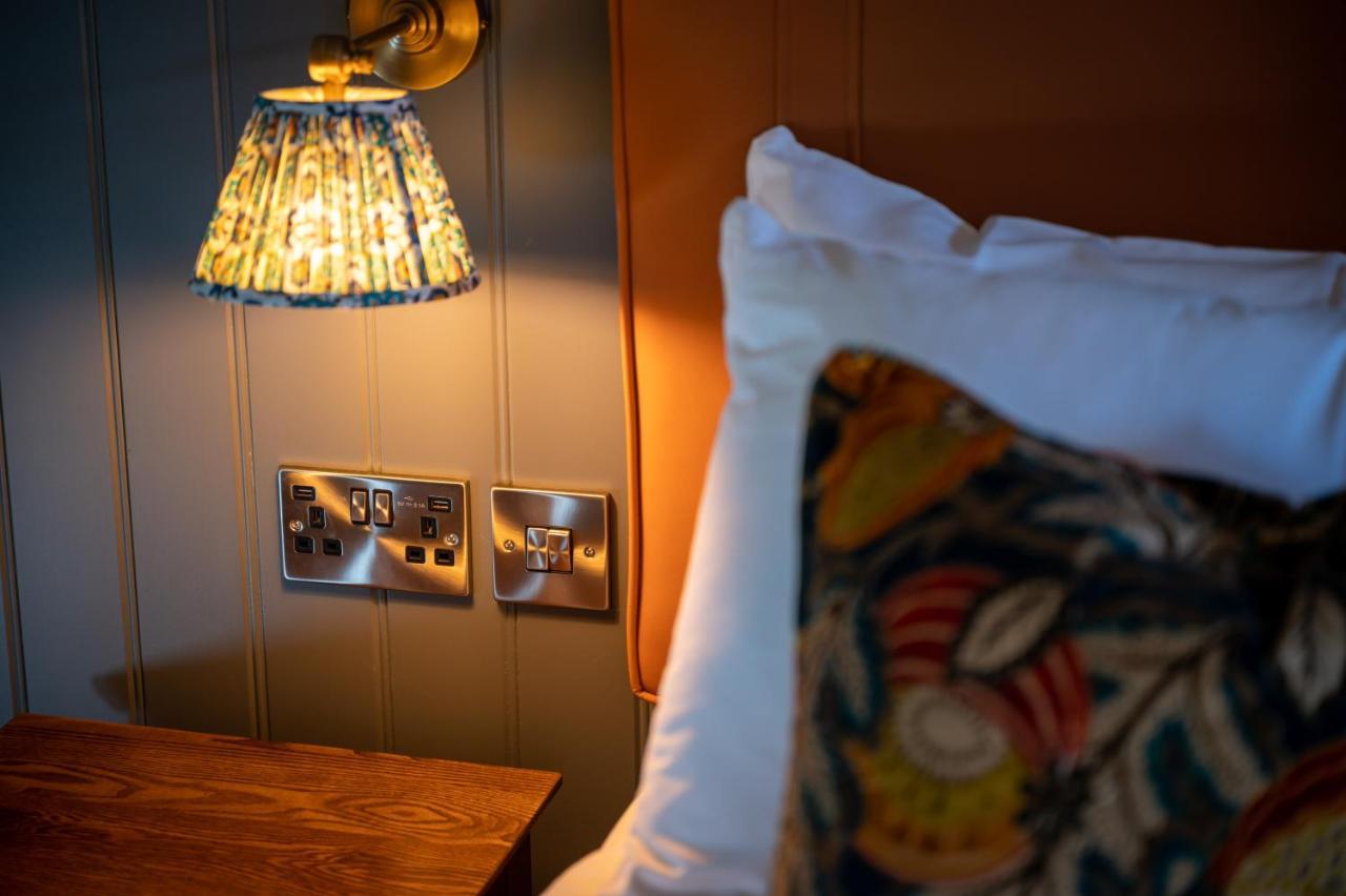 Ely Hotel By Chef & Brewer Collection Камбърли Екстериор снимка